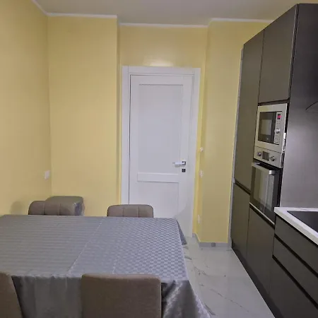Daire Panoramic Apartmet Le Torri - San Paolo - Parco Ruffini